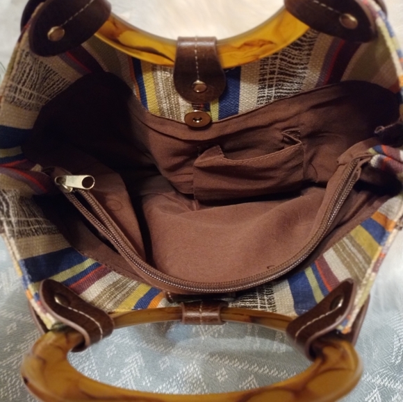 Vintage Relic Round Handle Striped Purse. - Picture 10 of 10